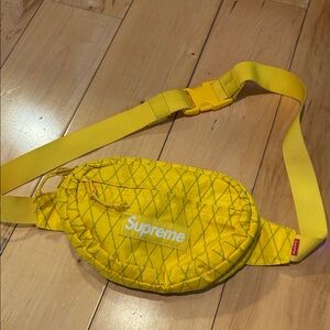 Supreme Logo Print Belt Bag